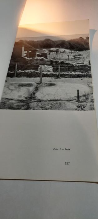 Um Tipo Raro de Sepultura Romana (Tróia) | 1978