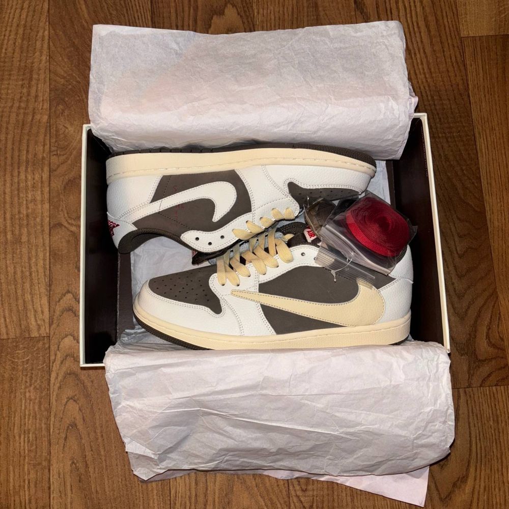 Air Jordan 1 low reverse mocha (Travis Scott)