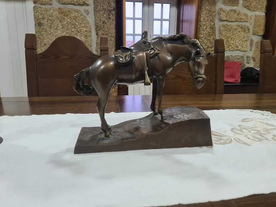 Estatueta de bronze