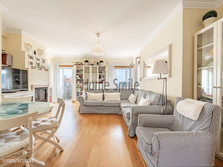 T2 . Condomínio Com Piscina. Vista Mar. Garagem