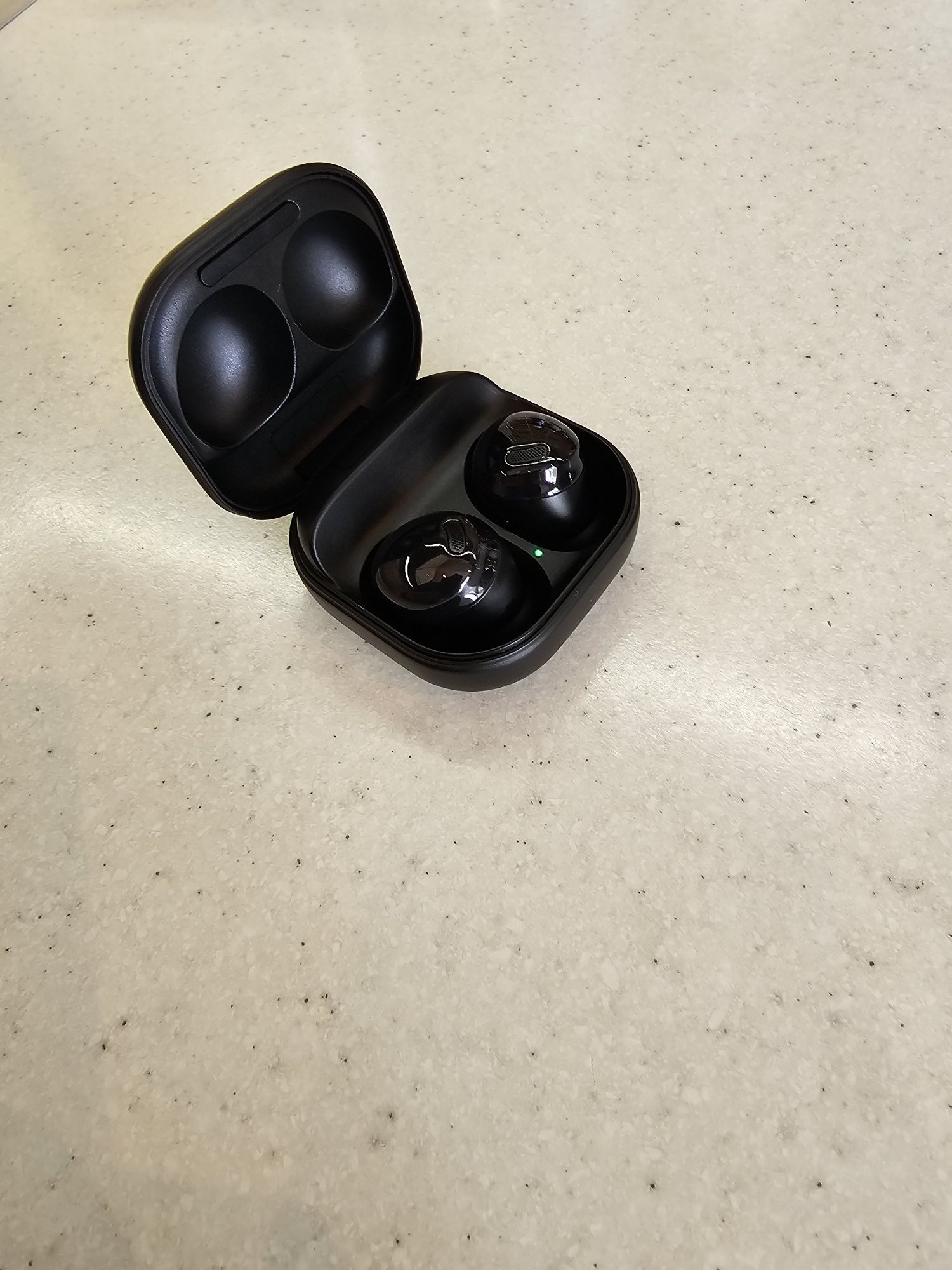 Samsung Galaxy Buds Pro в подарунок  чехол марки  Ringke