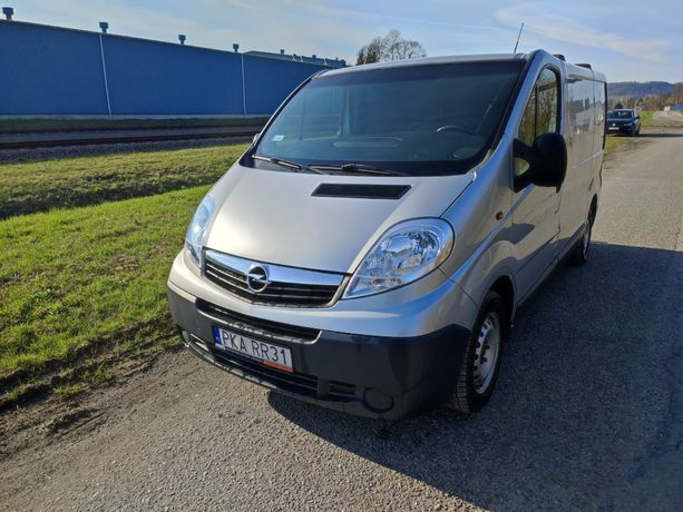 Opel VIVARO Lift Nowe opony Bez korozji