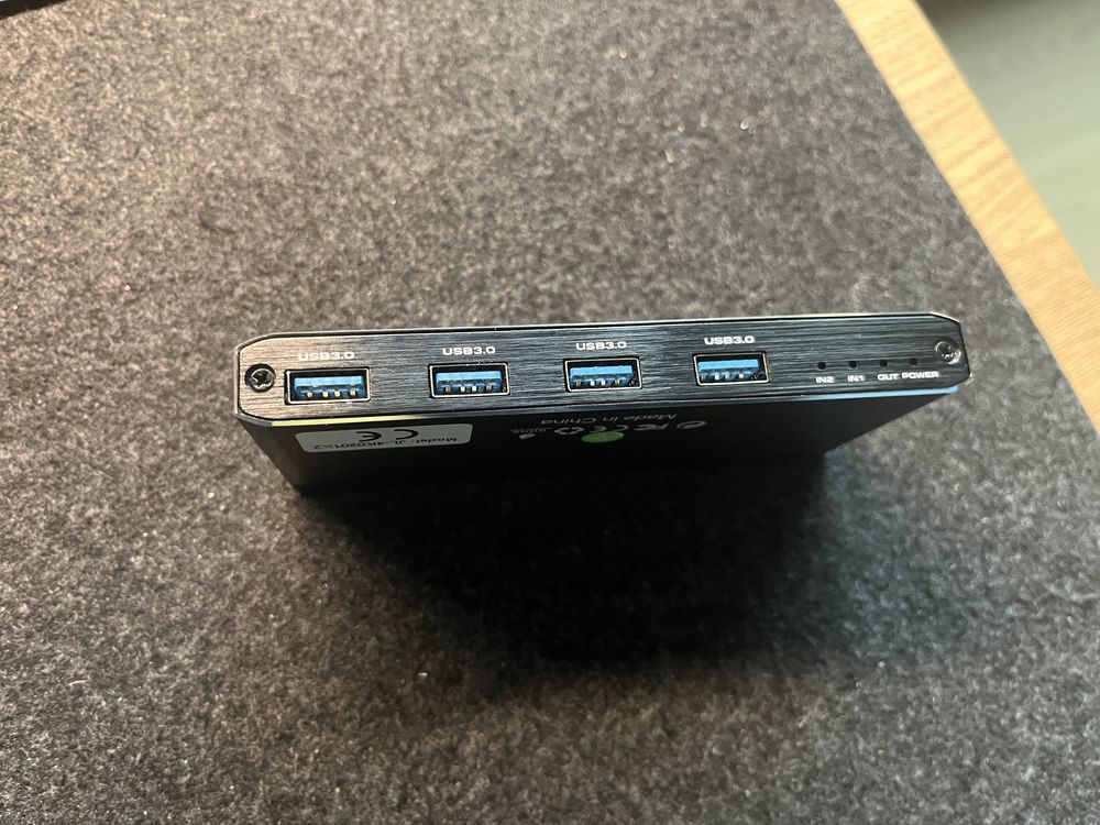 Przełącznik KVM HDMI 2.0 4xUSB 3.0 4K/60HZ