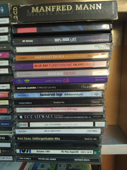 Lote 1000 CD's música portuguesa e estrangeira