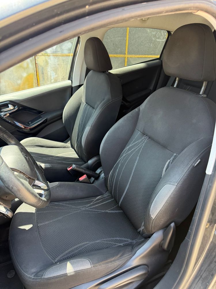 Peugeot 208 1.2 2013