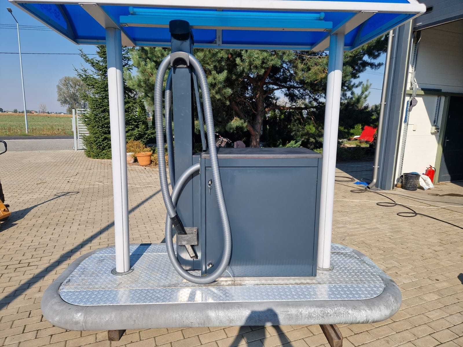 Odkurzacz Samoobsługowy Nilfisk SB Tandem na platformie
