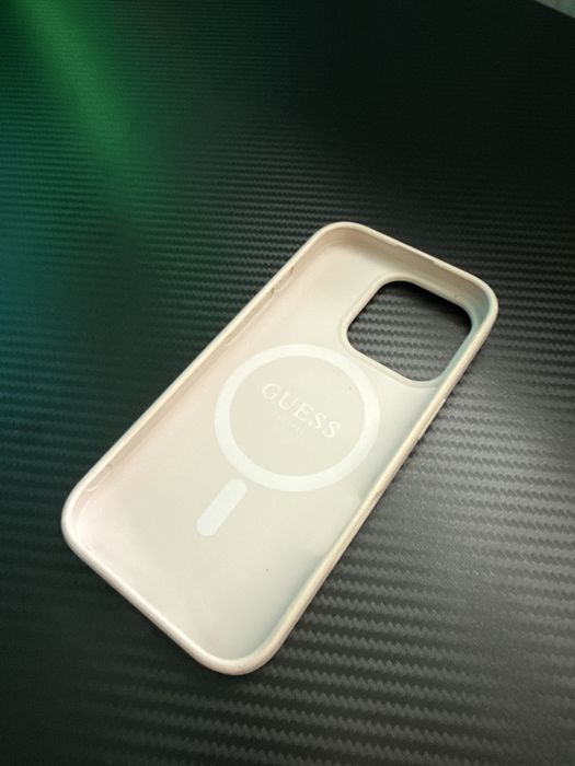 Oryginalne Etui Guess Na iphone 16 pro