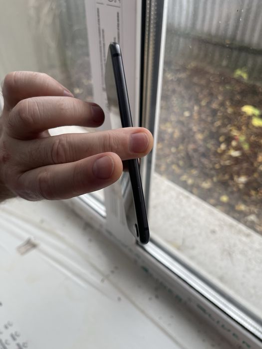 Айфон 8  4/64 в гарному стані!