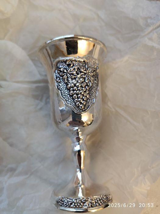 Набір із 6 чарок з рослинним декором на таці