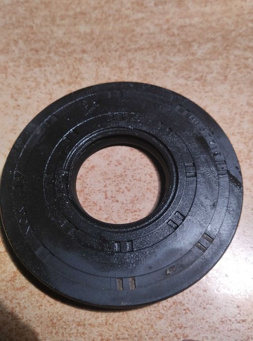 HONDA GC GCV simmering wału 91201-ZL8-003 25,4x62x6