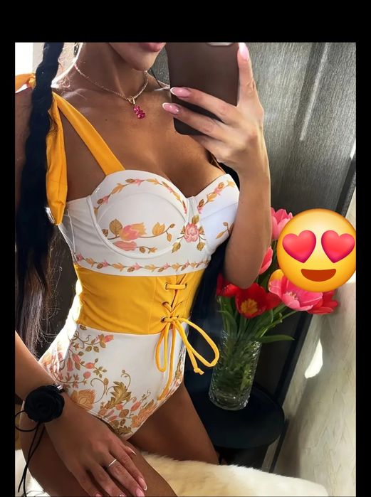 Продам купальник суцільний