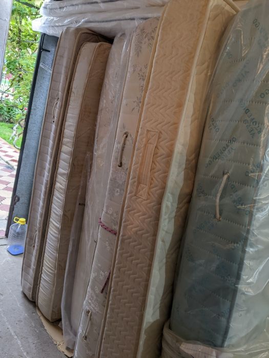 Продам бу матраци