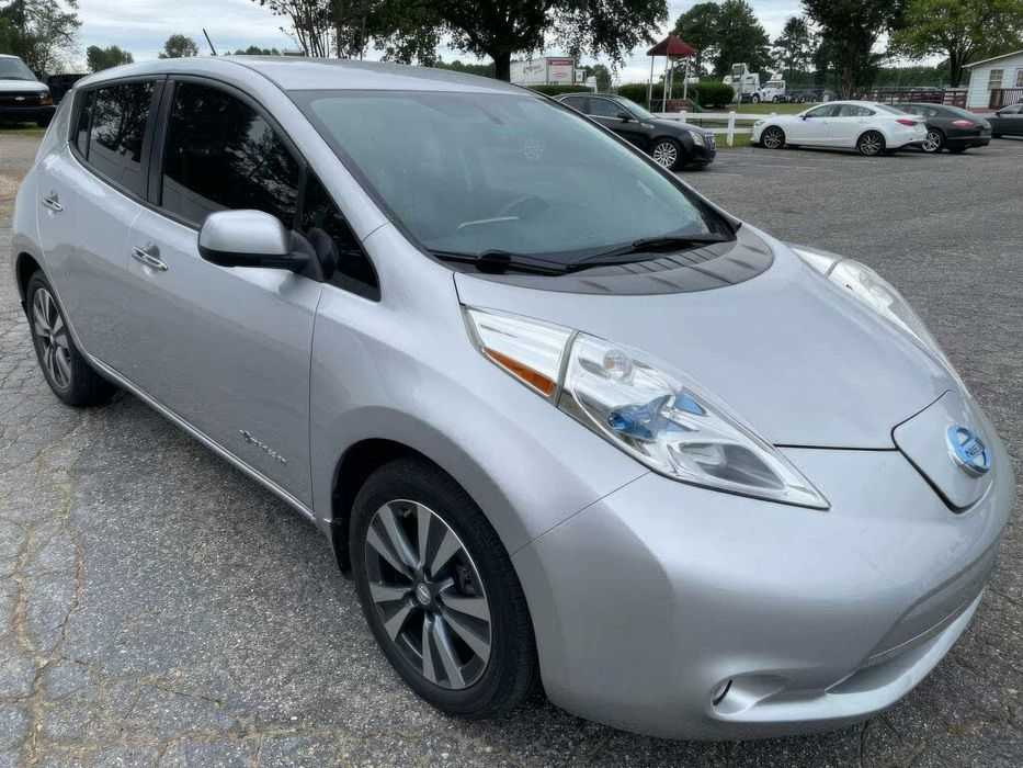 Nissan LEAF SL      2015