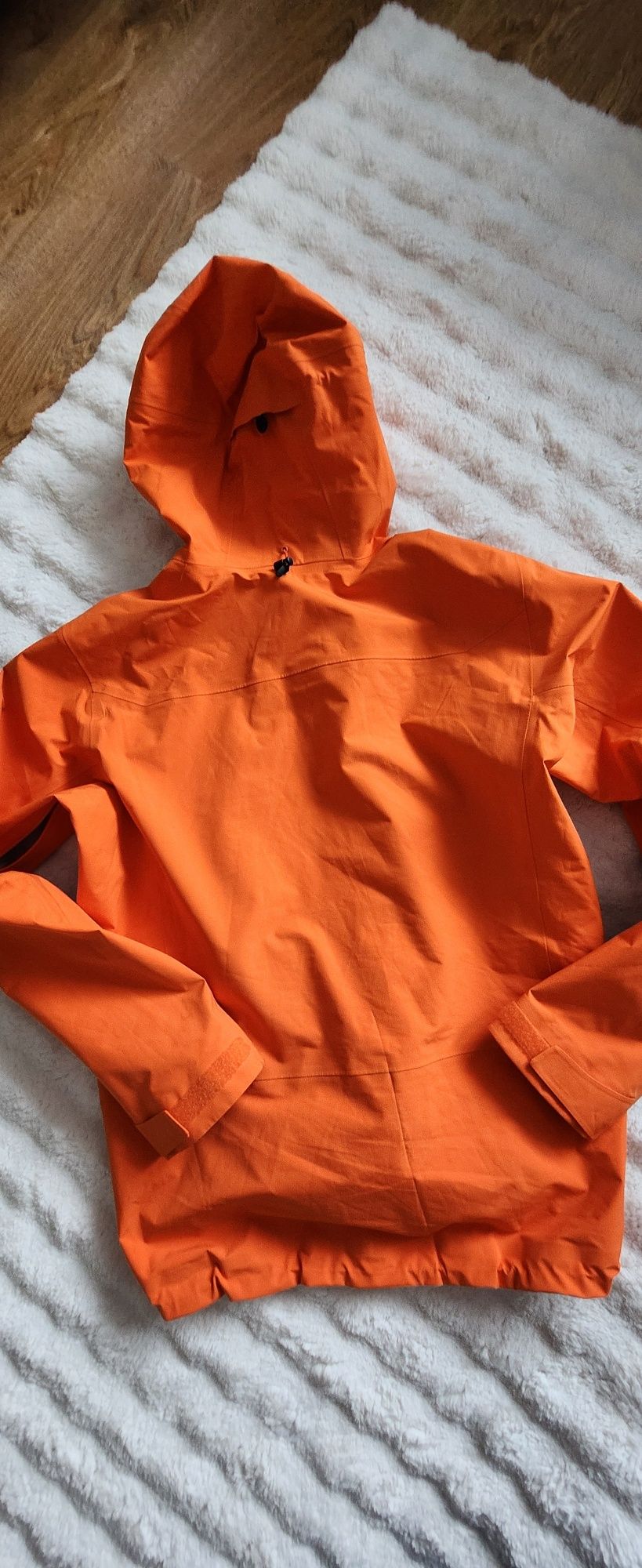 Sprzedam kurtkę Helly  Hansen system recco L