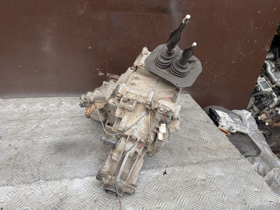 Раздатка 2.5 об диз Mitsubishi l200 год 08 митсубиси л200