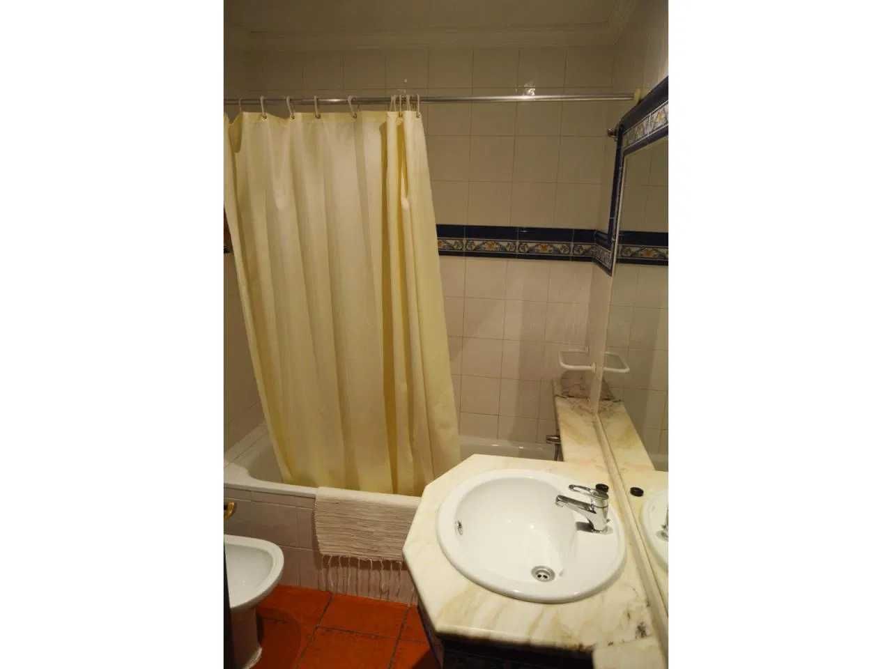 T3 c/AC em condomínio com piscina - disponivel em setembro!
