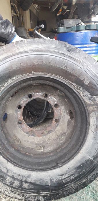Продам колеса MICHELIN 285/70 R-19,5