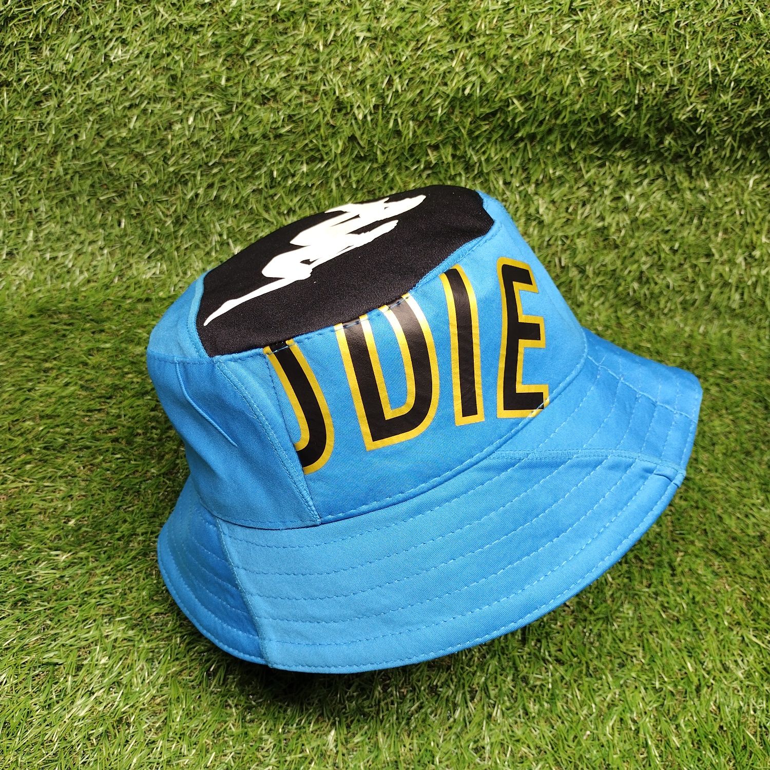 Czapka buckethats Derby County