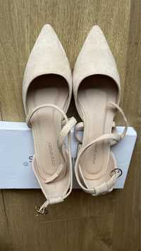 Buty eleganckie zamsz nude