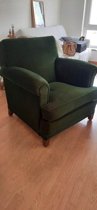 Sofás veludo verde escuro, de molas impecavel  sem uso ecaveis