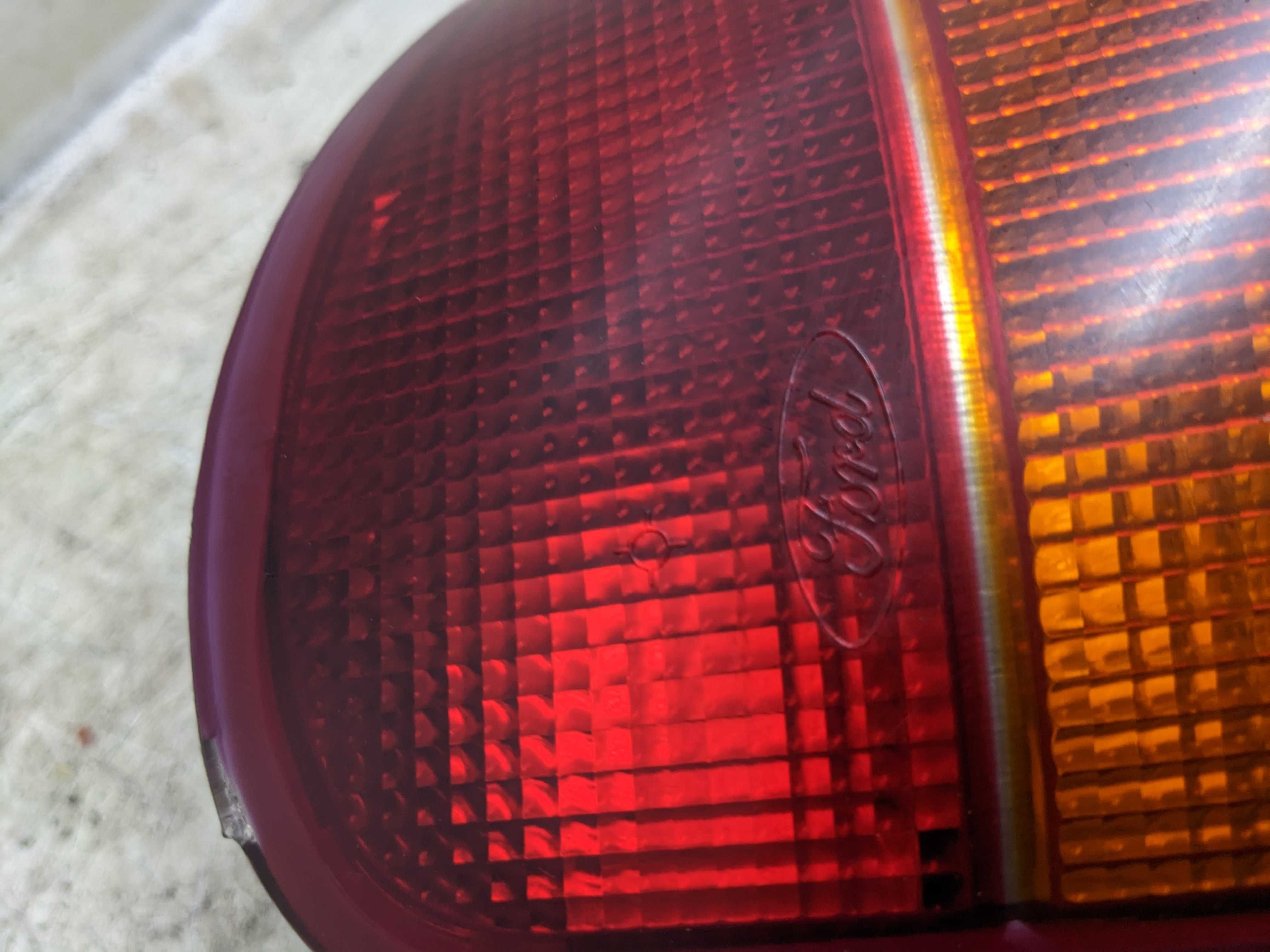 Ford Mondeo MK2 Kombi Lampa Prawa Tylna Prawy Tył