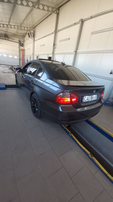 Bmw e90 M47 Pólskóra Dwa komplety opon i felg  Ambient Doinwestowana