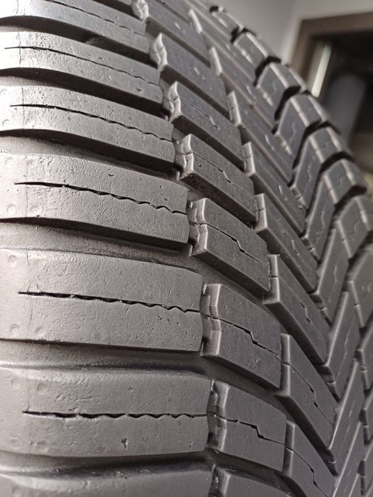 225/45/17 Sprzedam parę opon  Bridgestone