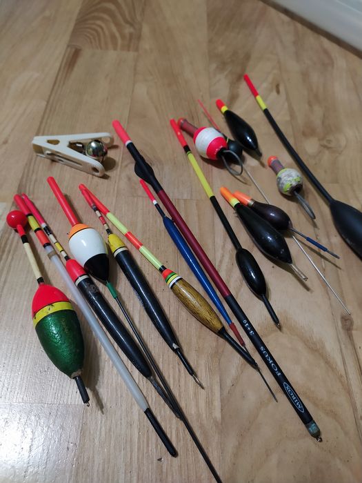 Zestaw spławików oraz bombek