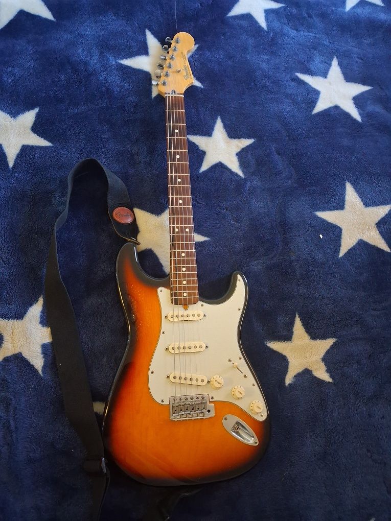 Электрогитара Fender Stratocaster MIM