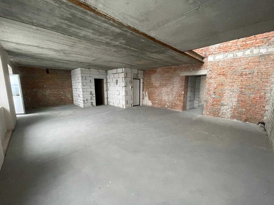 Продаж дворівневої квартири з терасою | с. Білогородка, вул.Саєнка, 11