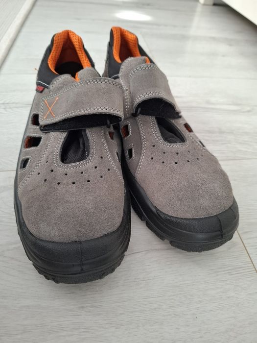 Obuwie robocze r.44 Nowe