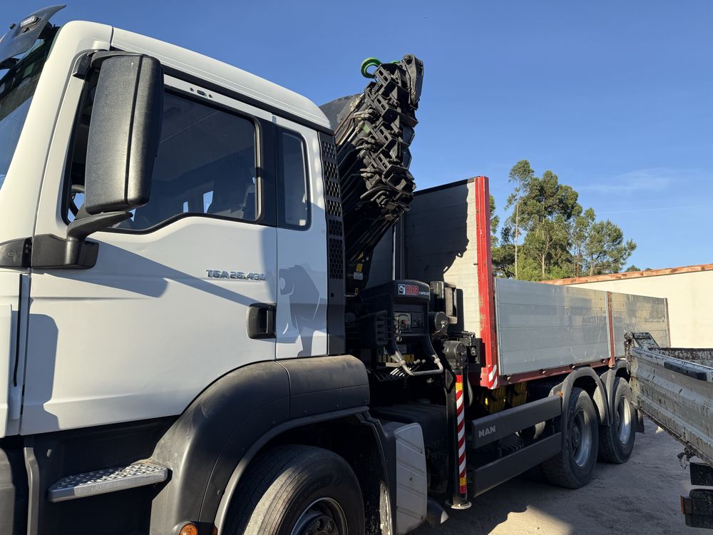 Man com  grua Hiab 322 de 22.5M