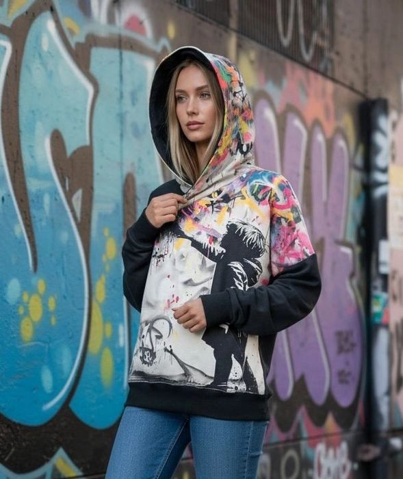 Bluza Auri Lili „Abhiniweśa” handmade – wzór à la Banksy (M–L)