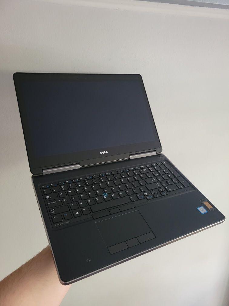 Потужний ноутбук Dell Precision 7520/i7-7820HQ/RAM16gb/SSD256gb/M2200