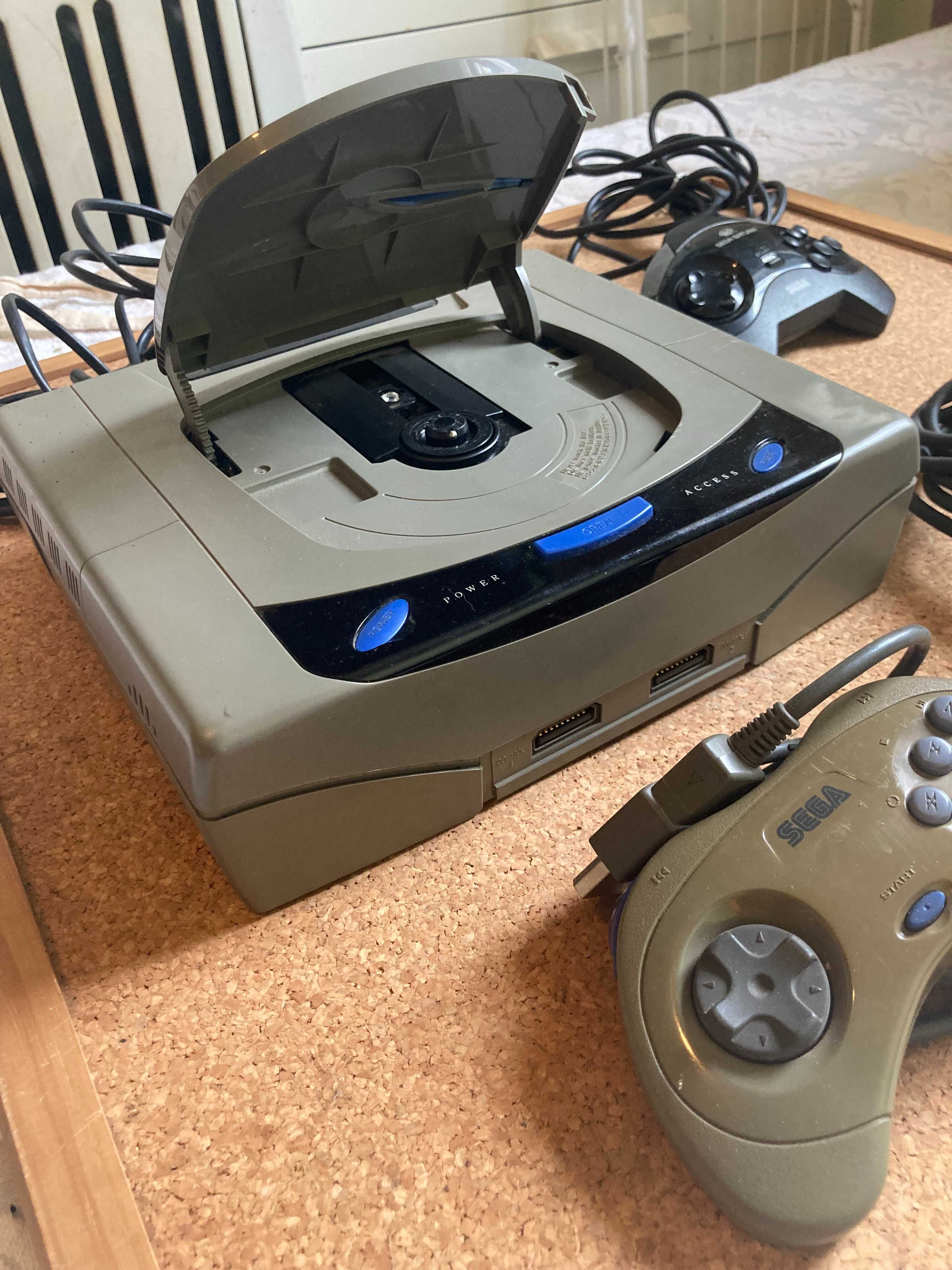 Sega Saturn Japonesa Consola com dois comandos a funcionar 100%