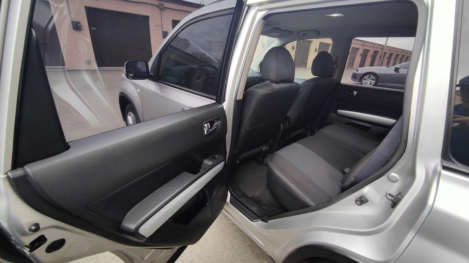 Nissan x-trail 2009 року