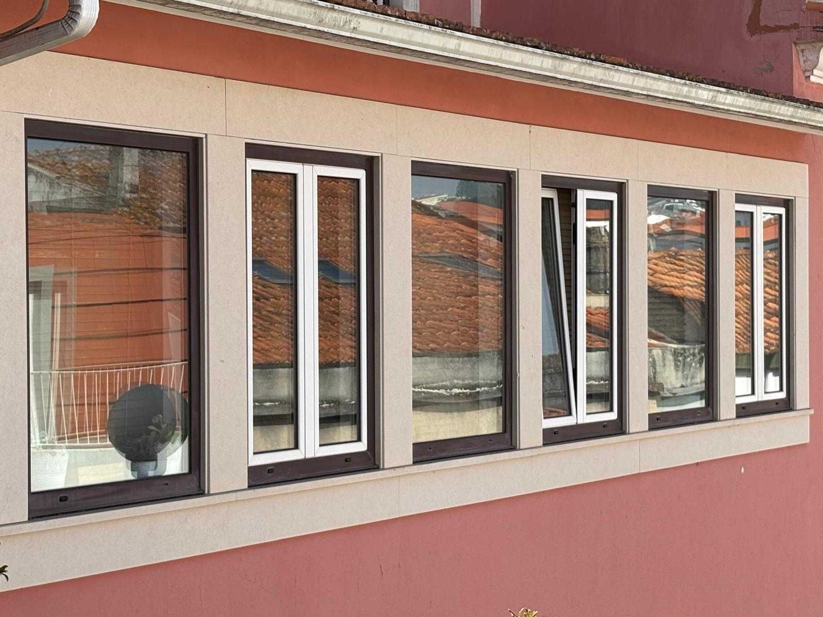 Janelas de alumínio, oscilobatente - vidro duplo em óptimo estado