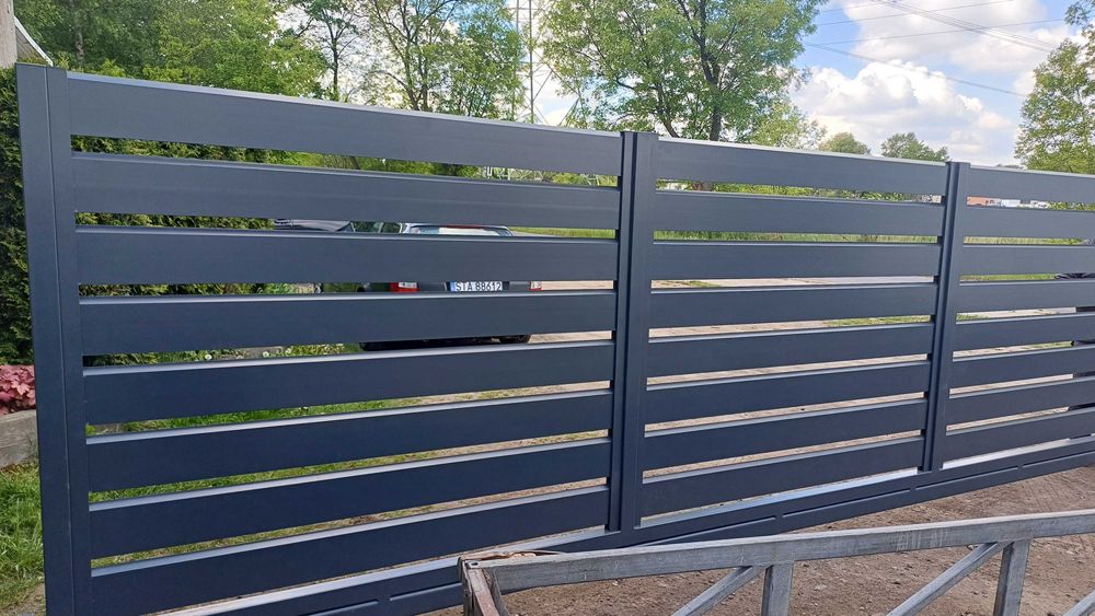 Brama przesuwna palisadowa 4x1,42  profil aluminiowy 100 x 25 komplet