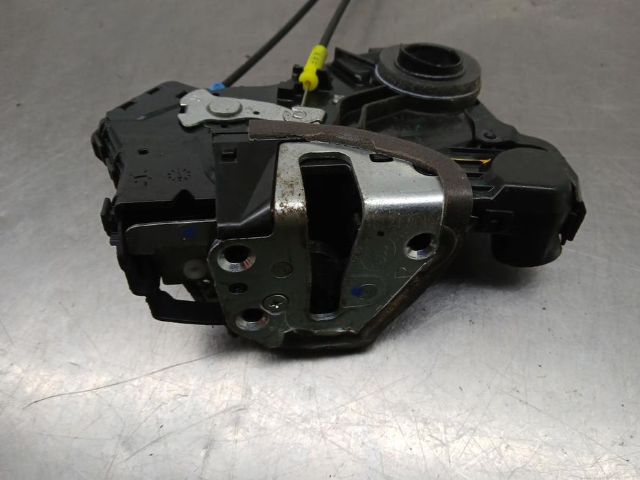 Fechadura / fecho porta frente direito TOYOTA Auris Touring Sports (_E
