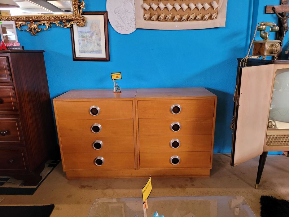 Cómoda vintage de 8 gavetas - Bom estado geral