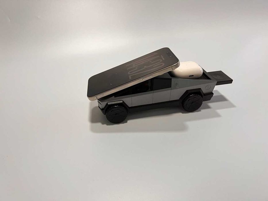 Магнітна док-станція Cyberdock 3-в-1  Cybertruck, iPhone AirPods Watch