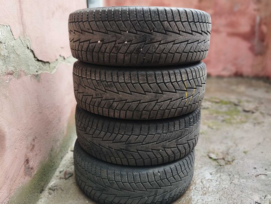 Резина зимова 215/60R16 Hankook 2020рік