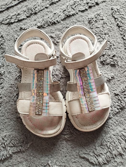 Босоніжки для дівчинки