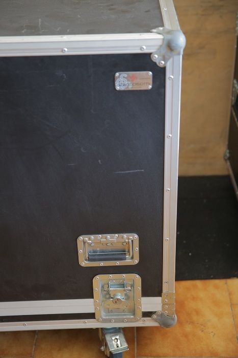 Vendo flight case (plasma 42´´) - SANTOSOM