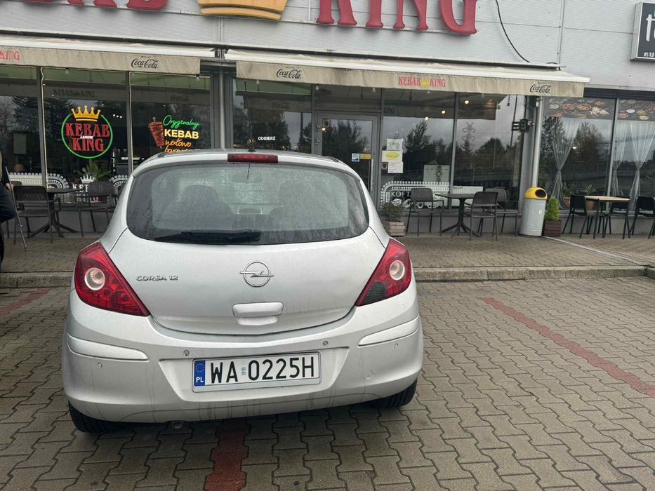 Opel Corsa niski przebieg garażowana automat