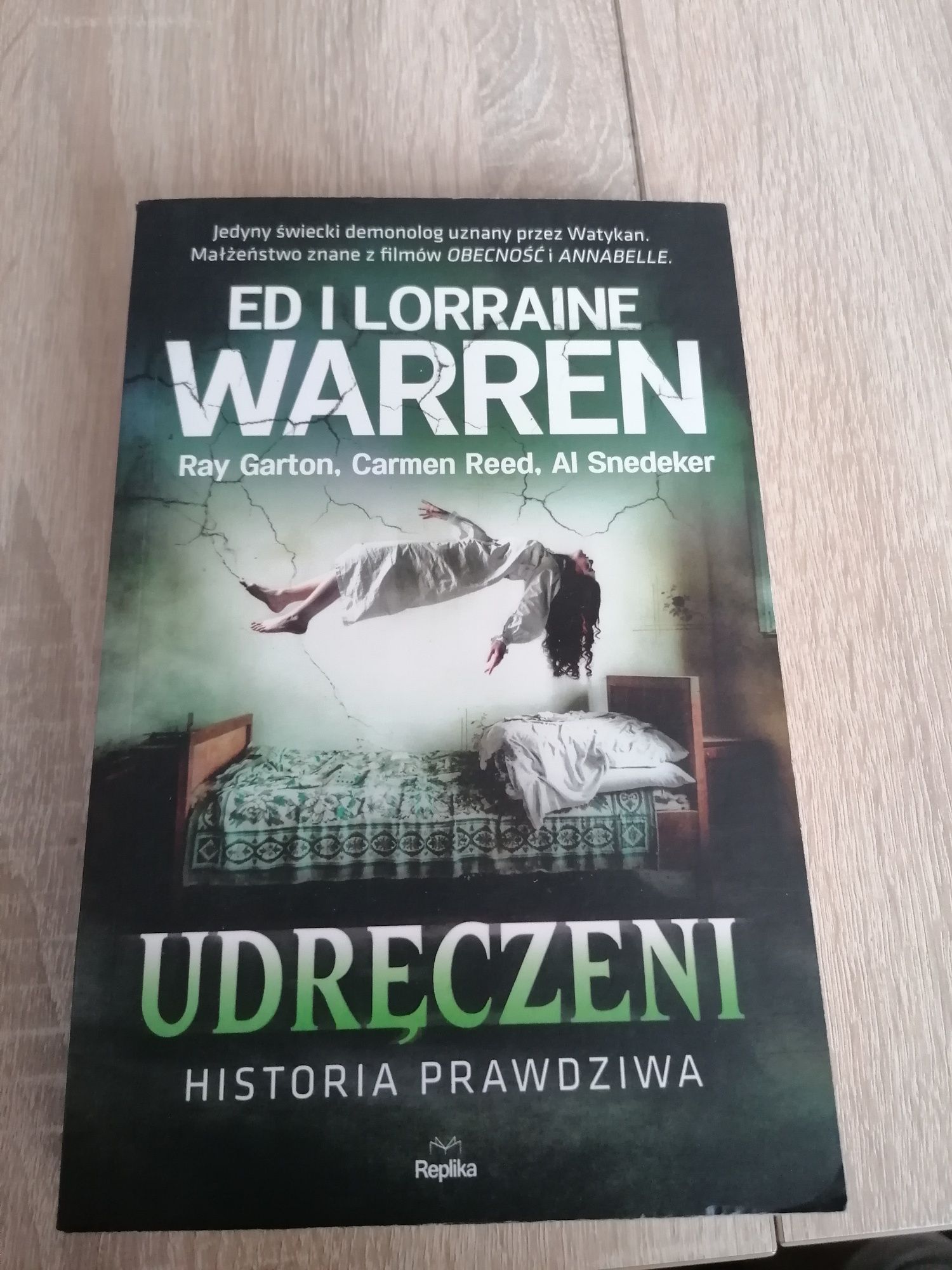 Udręczeni Ed i Lorraine Warren książka