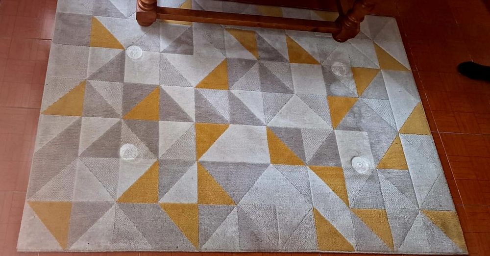 Tapete de sala com losangos