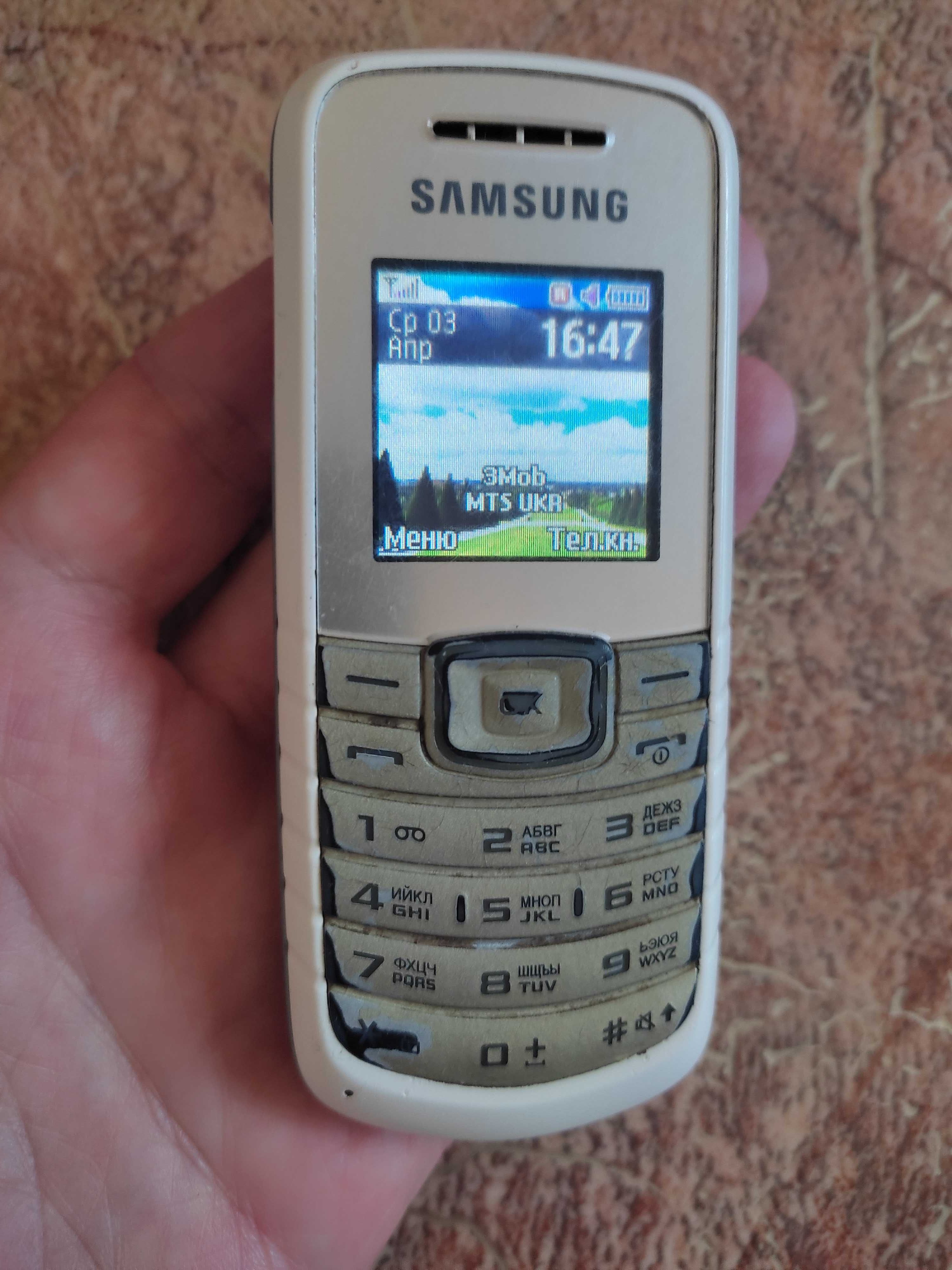 Мобильный телефон Самсунг 1080