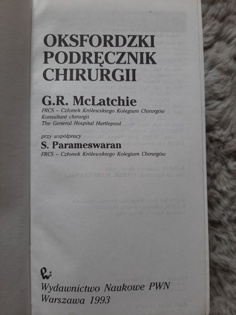 Dla medyków. Język łaciński, oksfordzki słownik i przypadki medyczne.