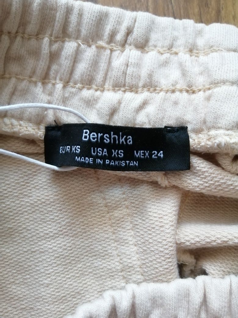 Bershka XS spodenki szorty dresowe dzianinowe dres krótkie spodenki